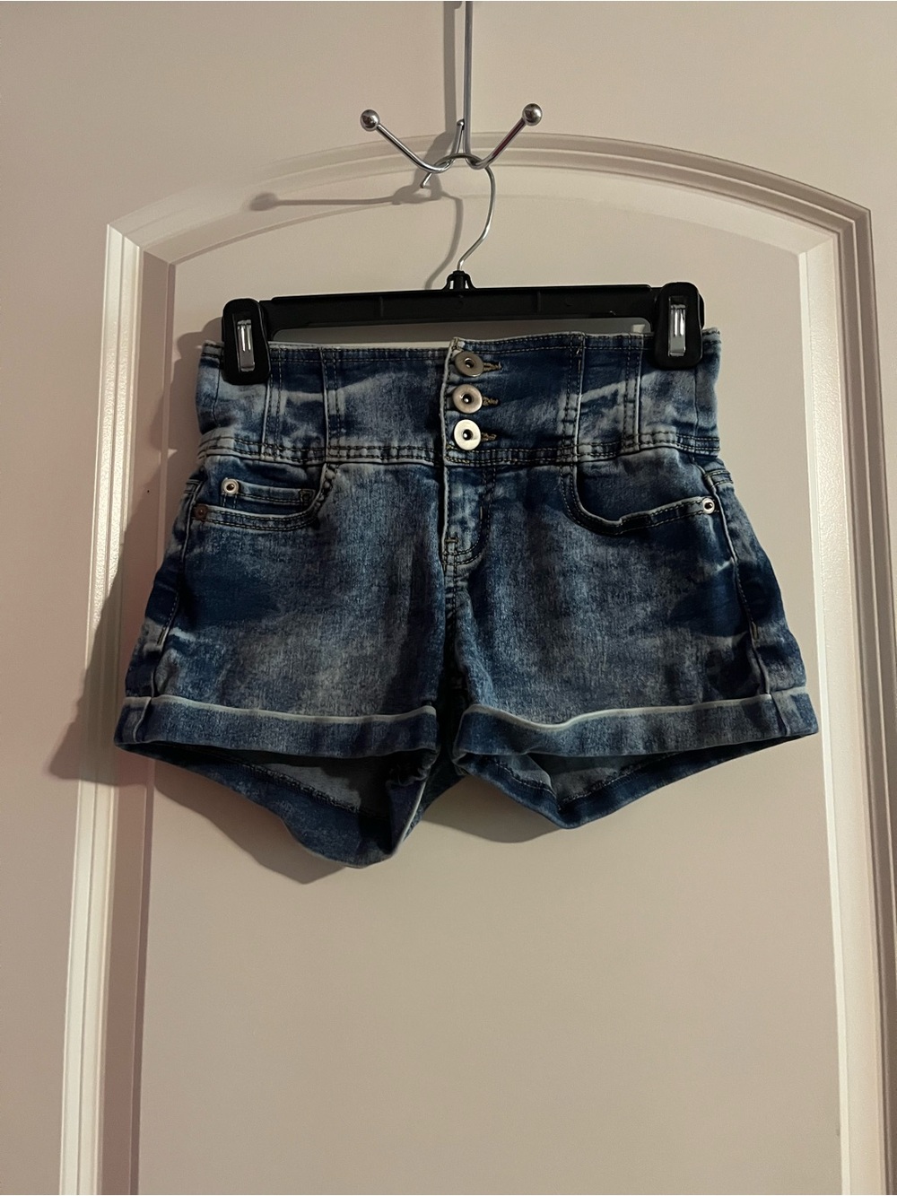 No Boundaries Triple-Button Washed Blue Denim Shorts